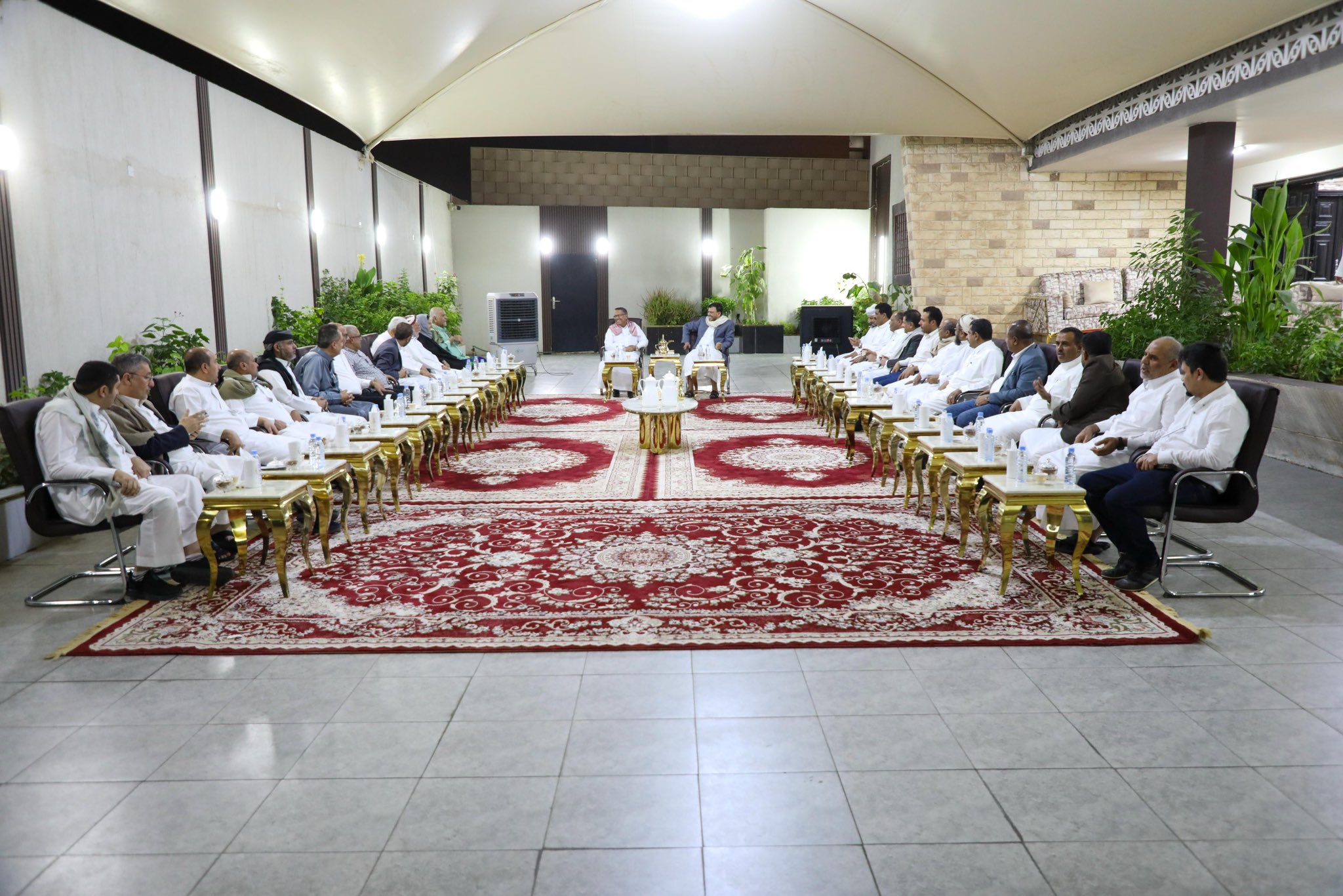نائب رئيس مجلس القيادة الدكتور عبدالله العليمي يلتقي قيادات التكتل الوطني للأحزاب والمكونات السياسية